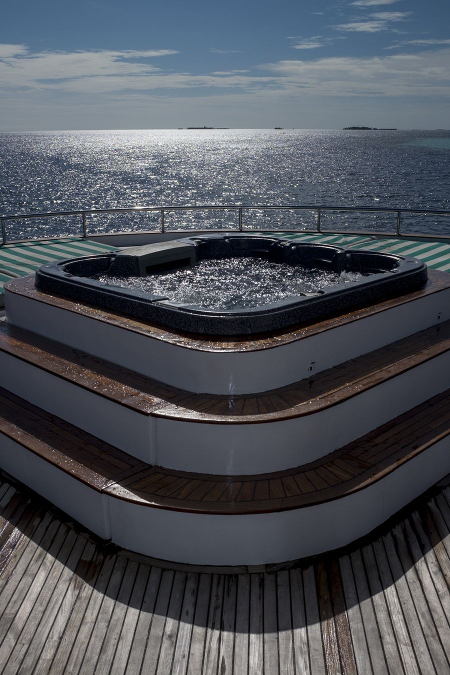 Jakuzzi a hajó felső fedélzetén
